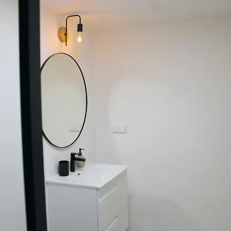 Flores Βίλα Καρβοέιρο