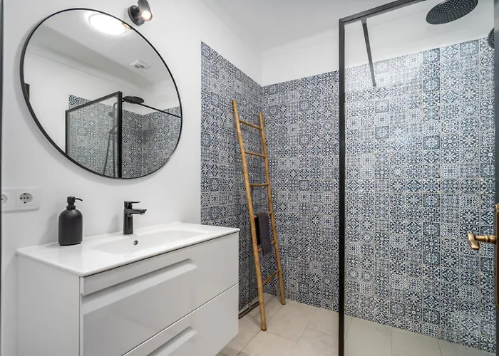 Flores * Carvoeiro (Lagoa)