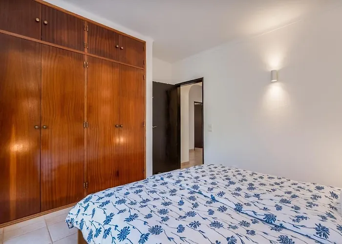 Villa Flores Carvoeiro (Lagoa)